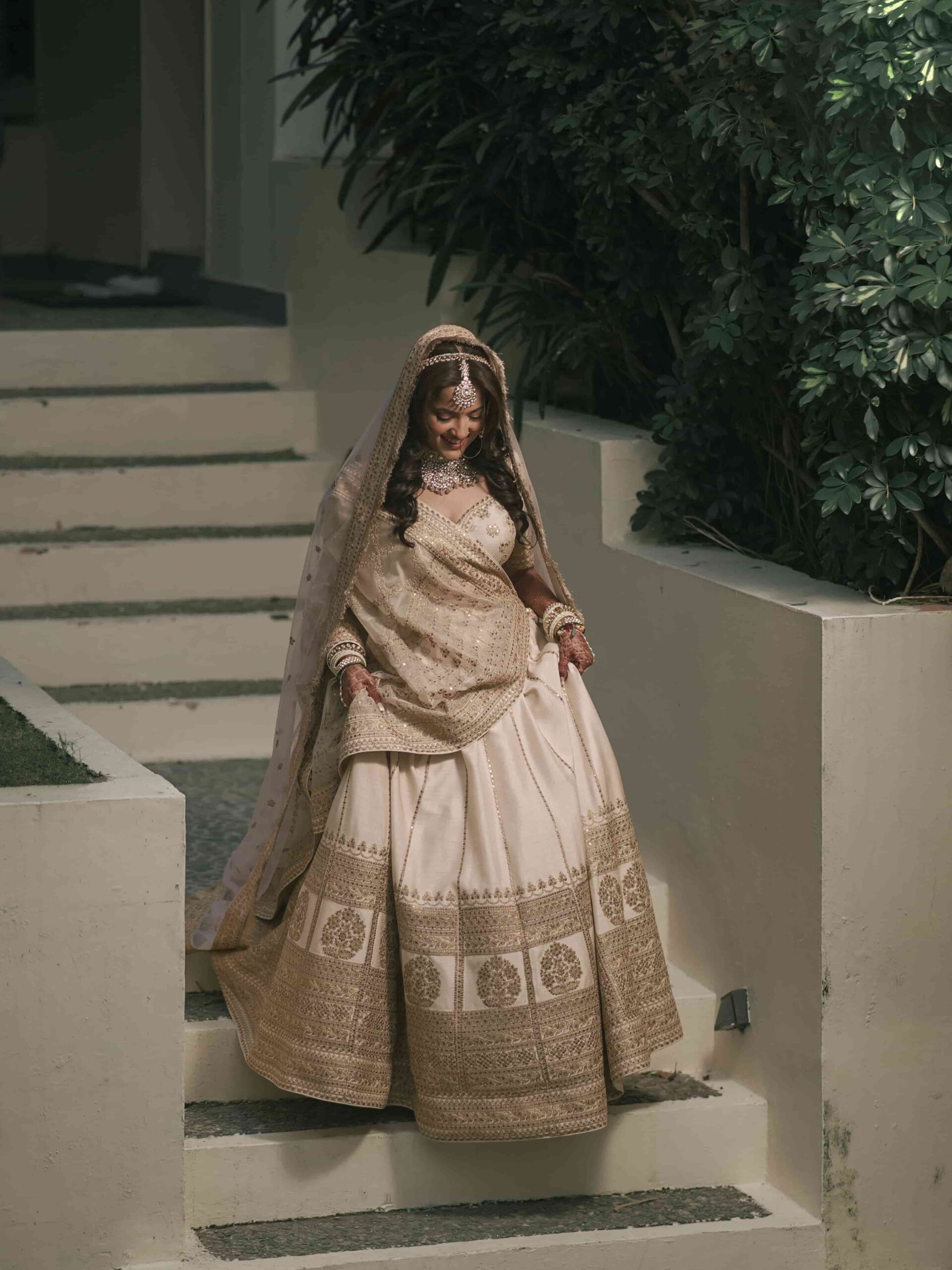 Candid wedding moment — Ayushi and Devesh at Solluna Resort Jim Corbett December 2022